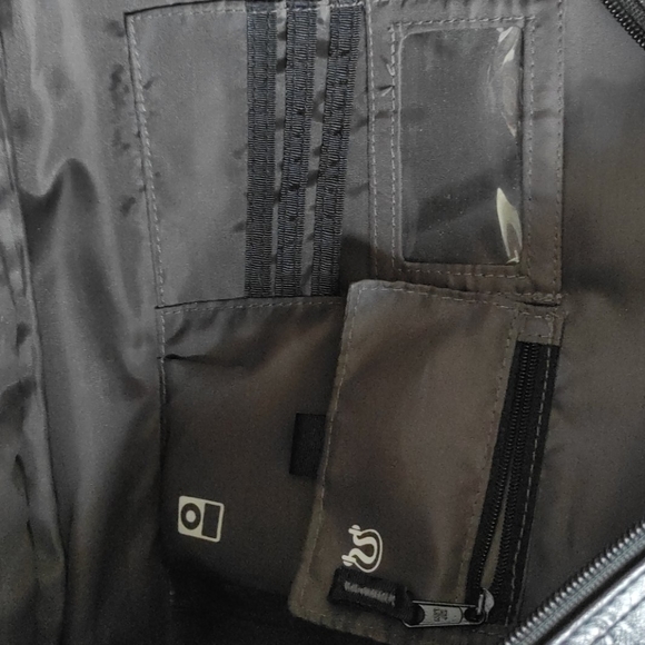 Lululemon Gym/Travel - Picture 5 of 8